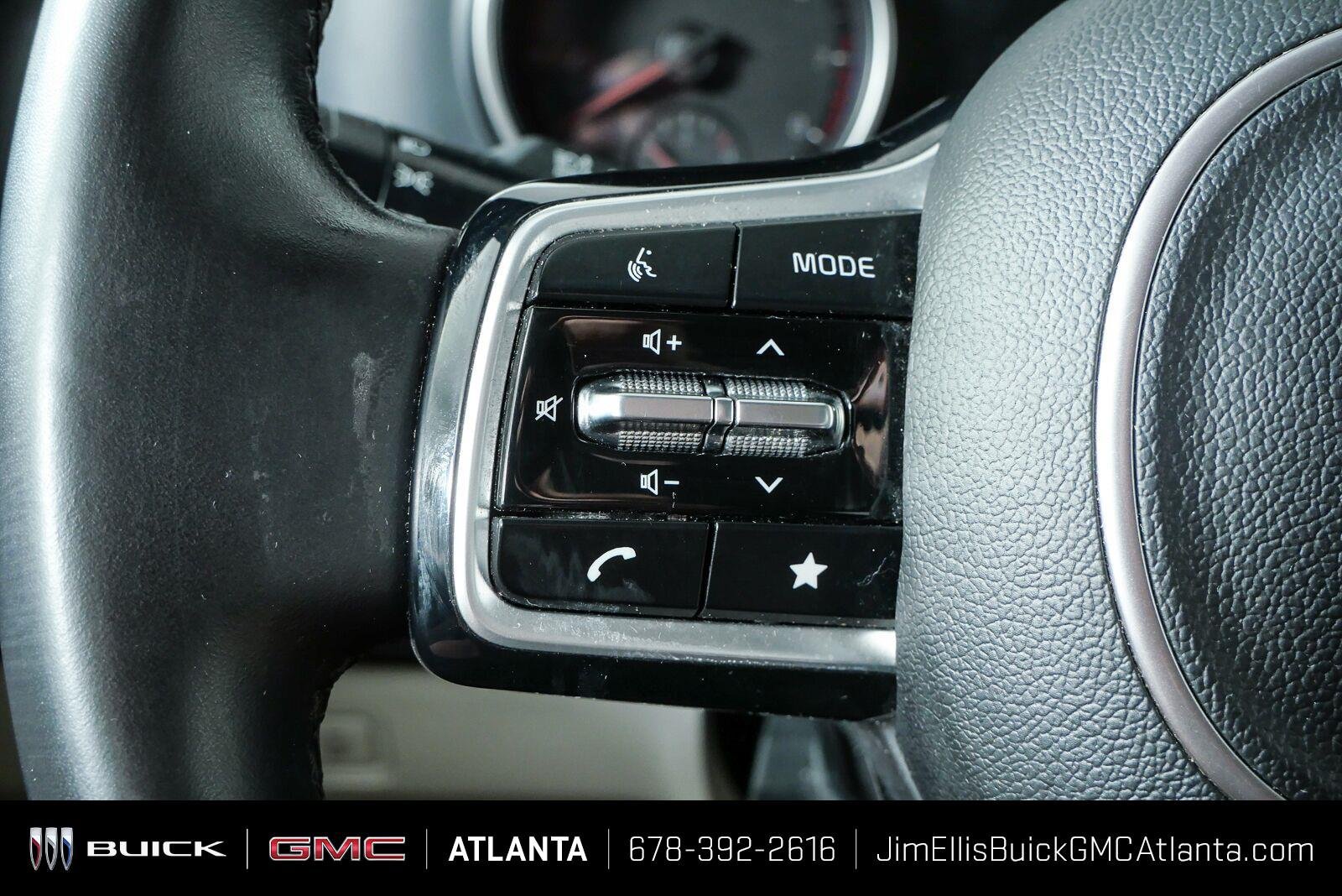 Used 2022 Kia Carnival LX FWD image 10