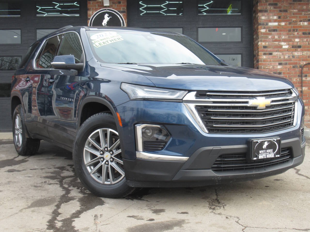 Used 2023 Chevrolet Traverse LT w/ LPO, Floor Liner Package AWD/4WD image 2