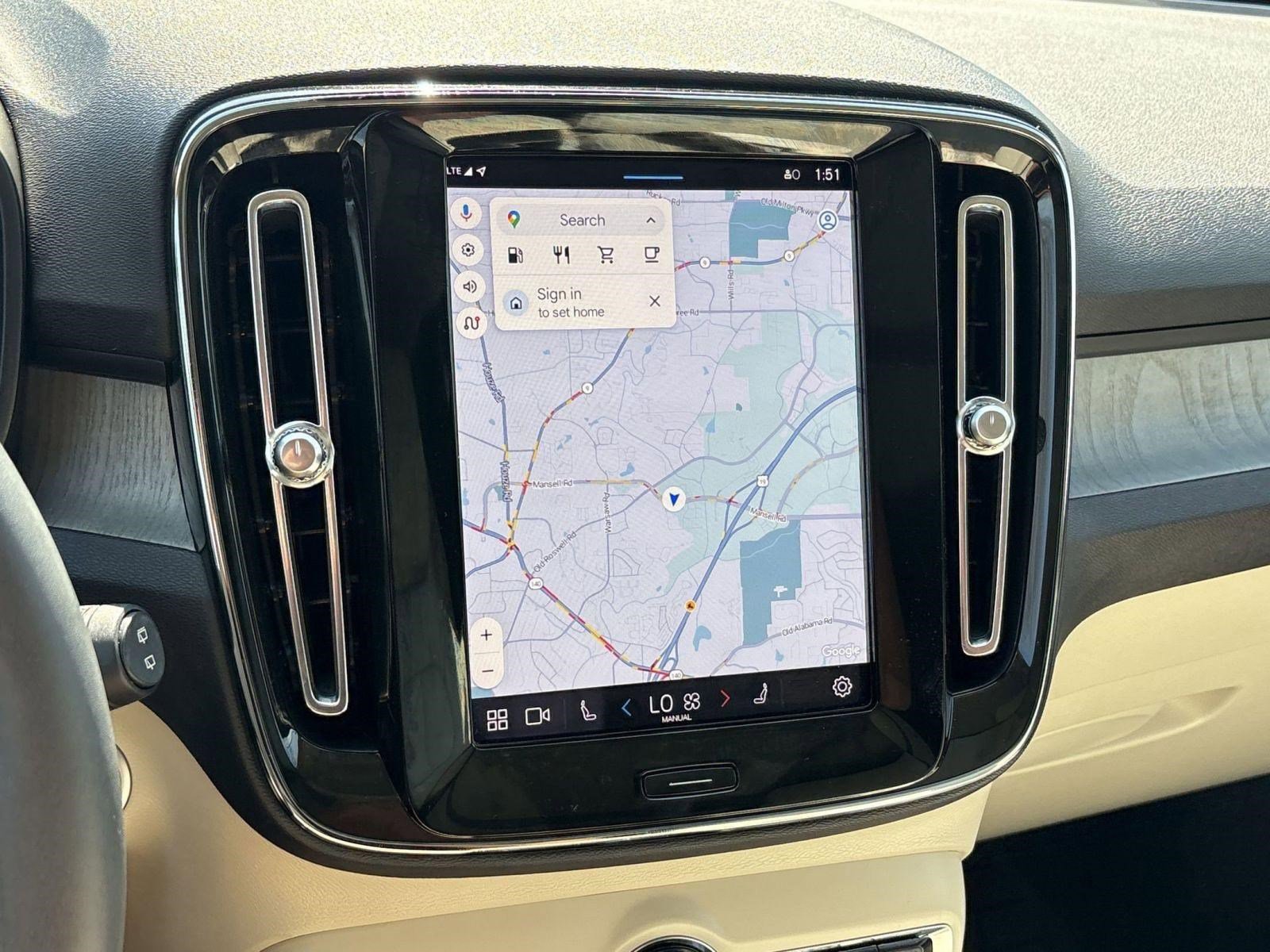 Certified 2024 Volvo XC40 B5 Plus w/ Protection Package Premier image 21