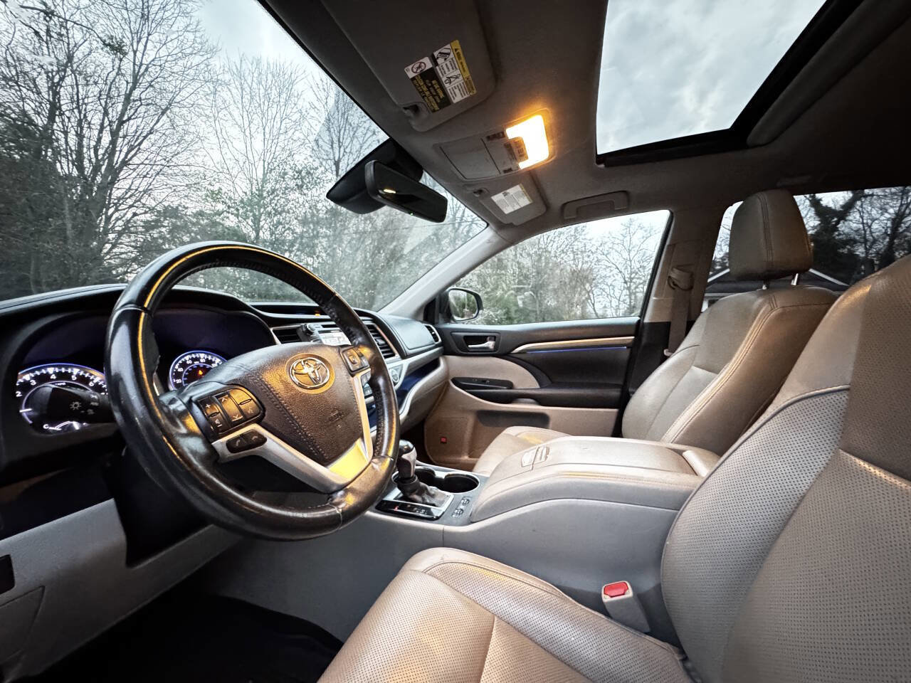 Used 2018 Toyota Highlander Limited image 12