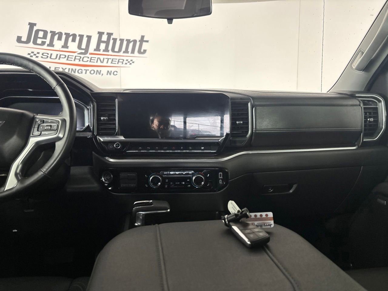 Used 2025 Chevrolet Silverado 1500 LT Trail Boss w/ Convenience Package II AWD/4WD image 22