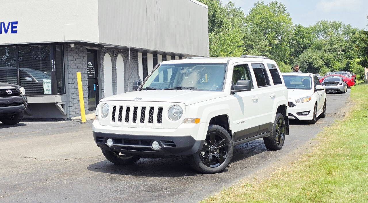 Used 2015 Jeep Patriot Limited w/ Sun/Sound Group AWD/4WD image 2