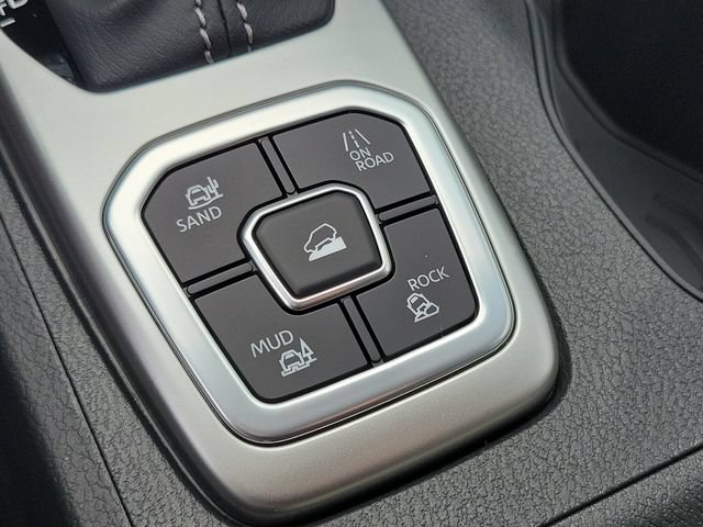 New 2026 Nissan Frontier SV w/ All-Weather Content Package AWD/4WD image 23