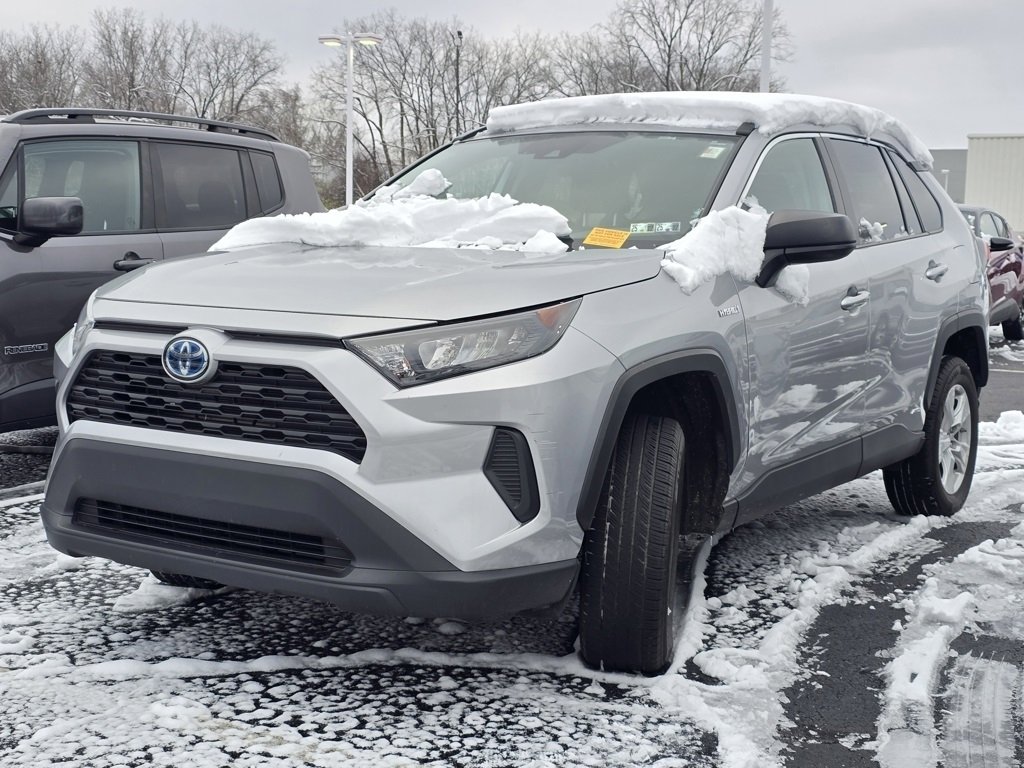 Used 2020 Toyota RAV4 LE image 3