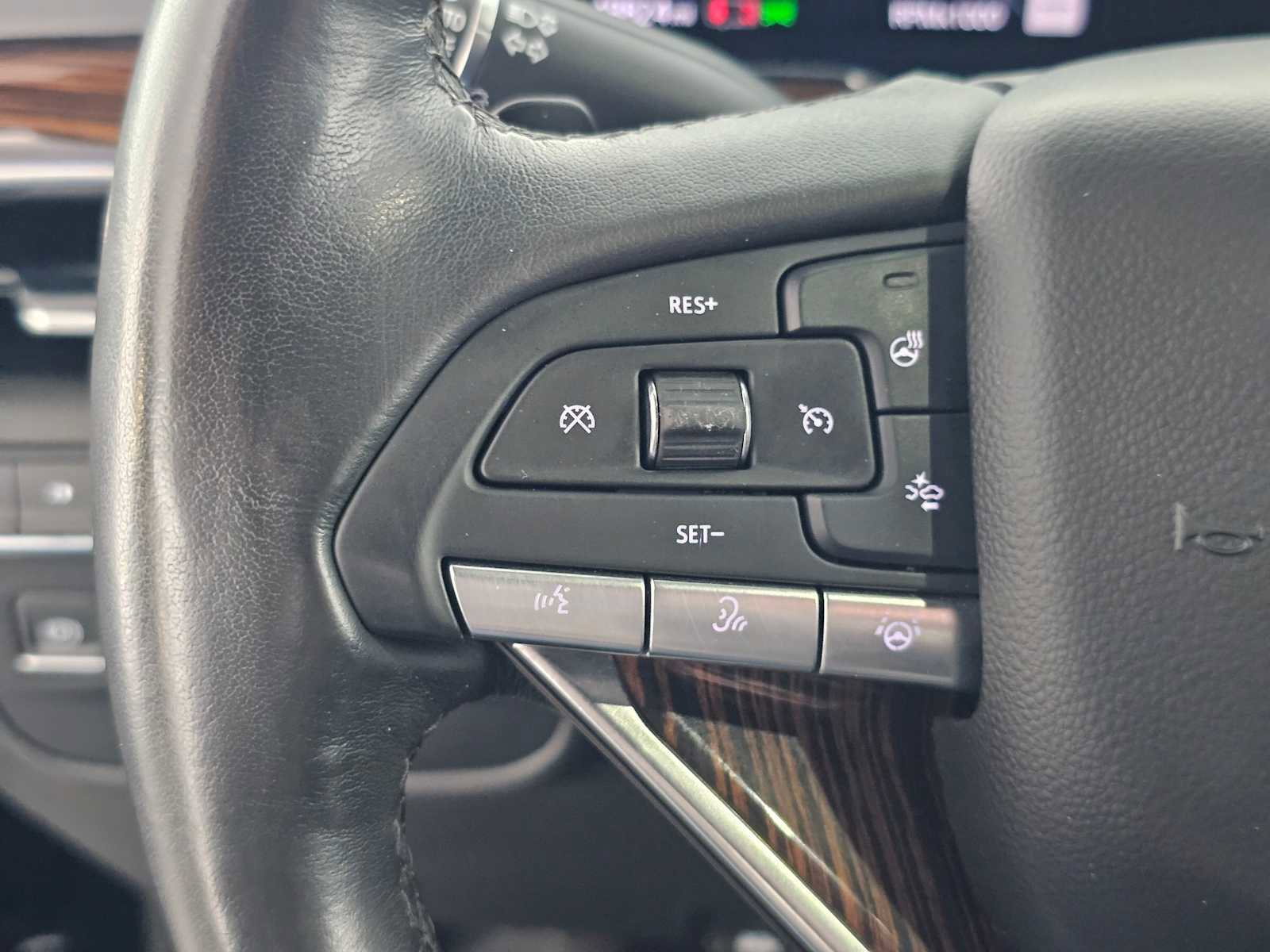 Used 2023 Cadillac Escalade Premium Luxury image 28