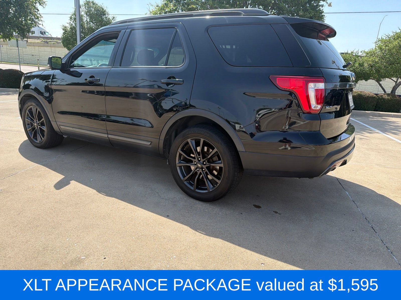 Used 2017 Ford Explorer XLT w/ Equipment Group 202A FWD image 6