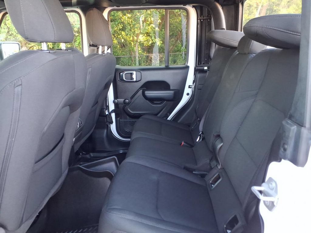 Used 2023 Jeep Gladiator Sport AWD/4WD image 19
