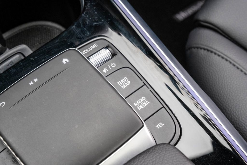 Used 2023 Mercedes-Benz EQB 350 4MATIC SUV image 23