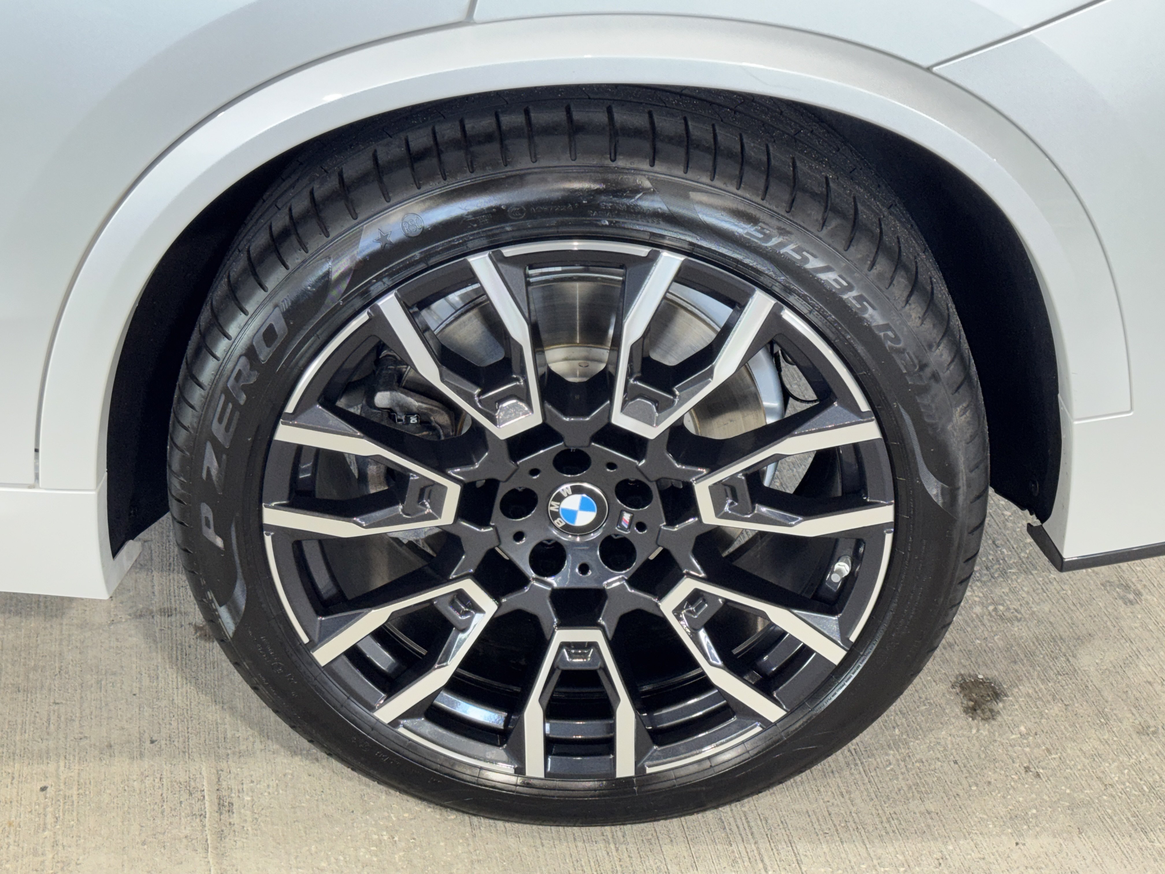 Used 2026 BMW X5 xDrive50e w/ M Sport Package AWD/4WD image 36