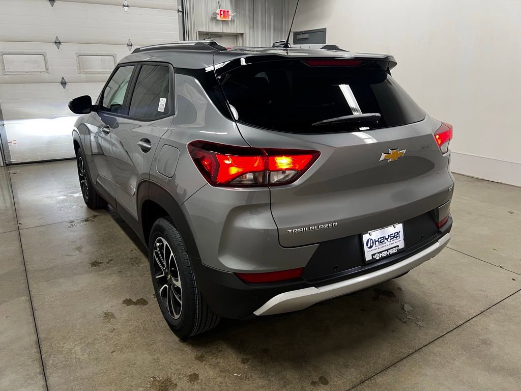 New 2026 Chevrolet TrailBlazer LT w/ Driver Confidence Package FWD image 5