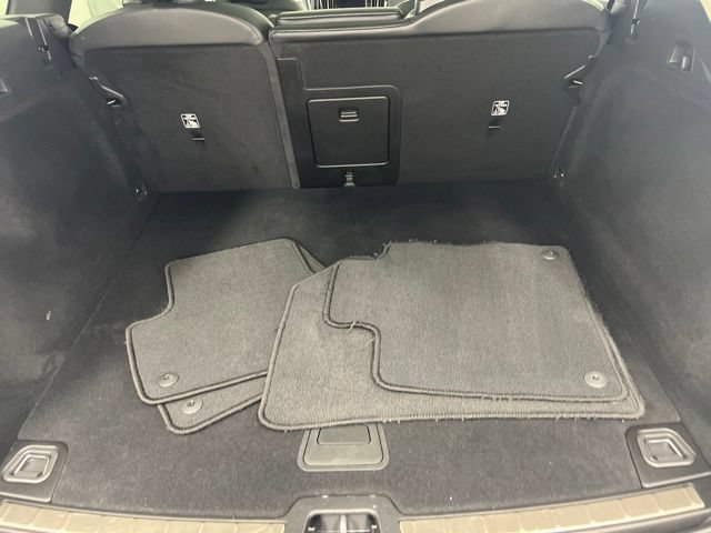 Used 2024 Volvo XC60 B5 Plus w/ Climate Package AWD/4WD image 9
