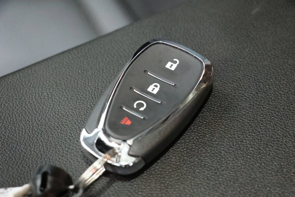 Used 2025 Chevrolet Trax ACTIV w/ Sunroof Package FWD image 35