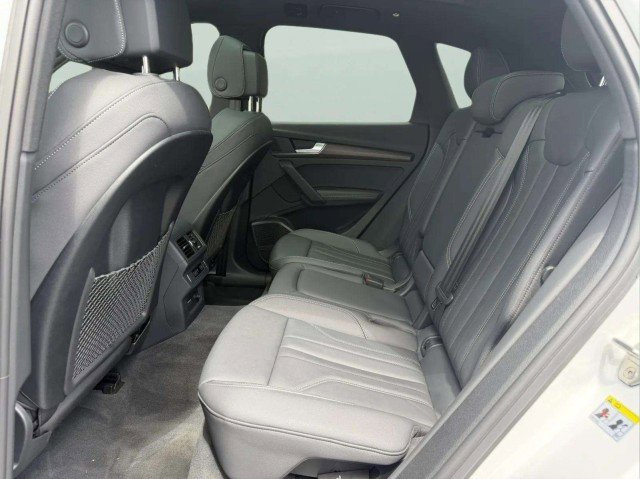 Certified 2025 Audi Q5 e Premium Plus w/ Premium Plus Package AWD/4WD image 24