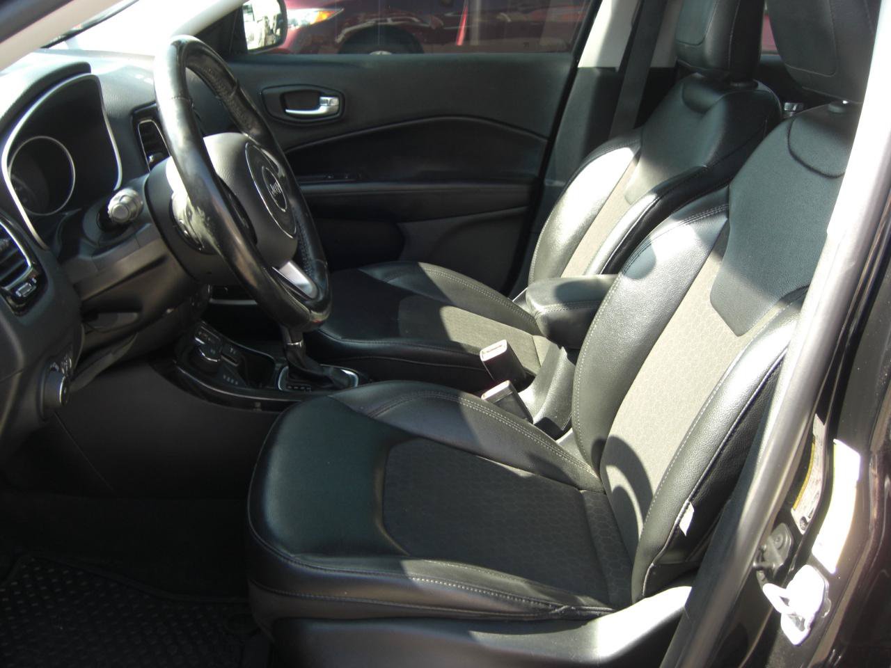 Used 2021 Jeep Compass Latitude w/ Sun and Sound Group AWD/4WD image 19