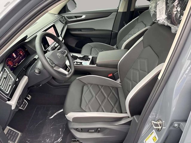 New 2026 Volkswagen Atlas Peak Edition image 5