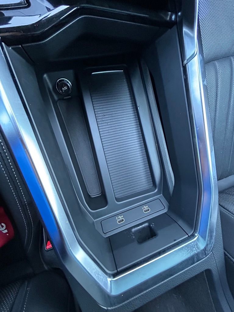 Used 2022 Audi e-tron Premium Plus w/ Premium Plus Package image 44