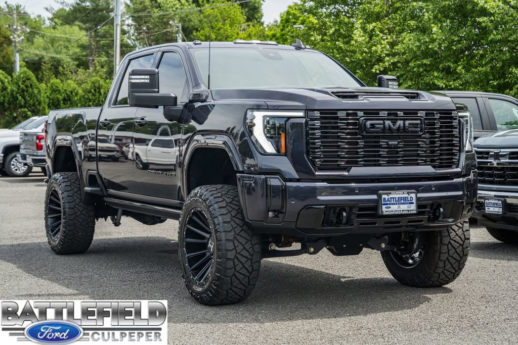 Used 2025 GMC Sierra 3500 Denali w/ Denali Reserve Package AWD/4WD image 1