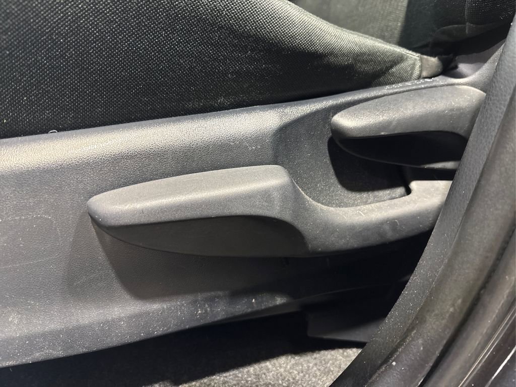 Used 2018 Toyota RAV4 LE image 22