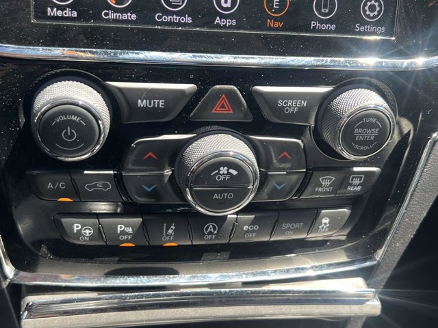 Certified 2020 Jeep Grand Cherokee Limited w/ Luxury Group II AWD/4WD image 30