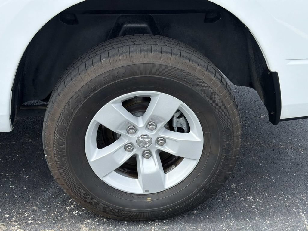 Used 2022 RAM 1500 Tradesman w/ Chrome Appearance Group RWD image 11
