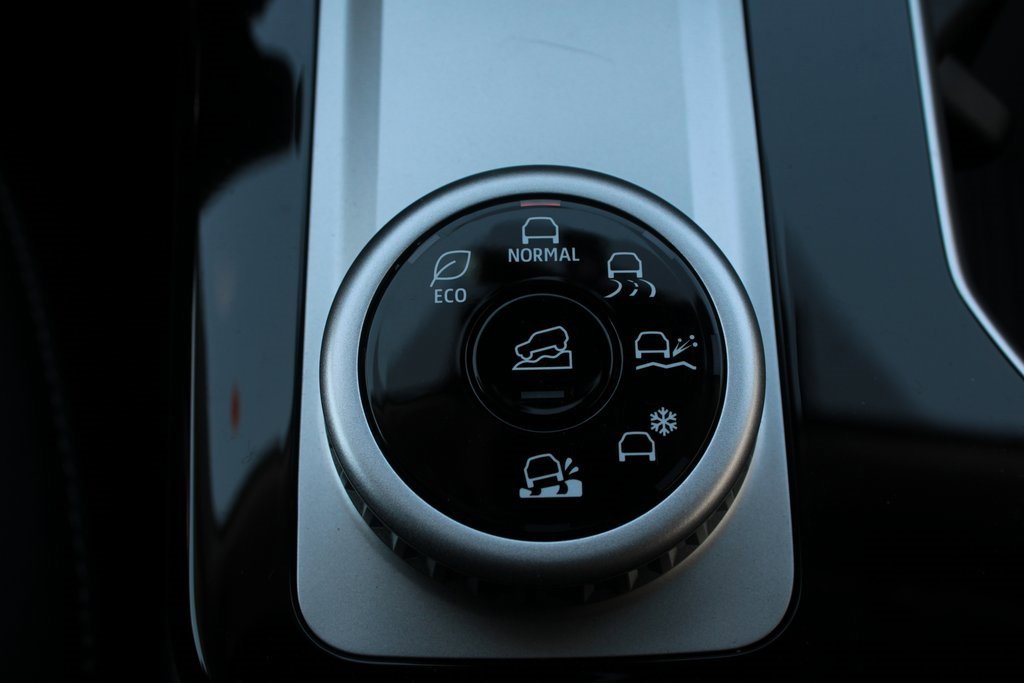 New 2025 Mitsubishi Outlander SE image 22