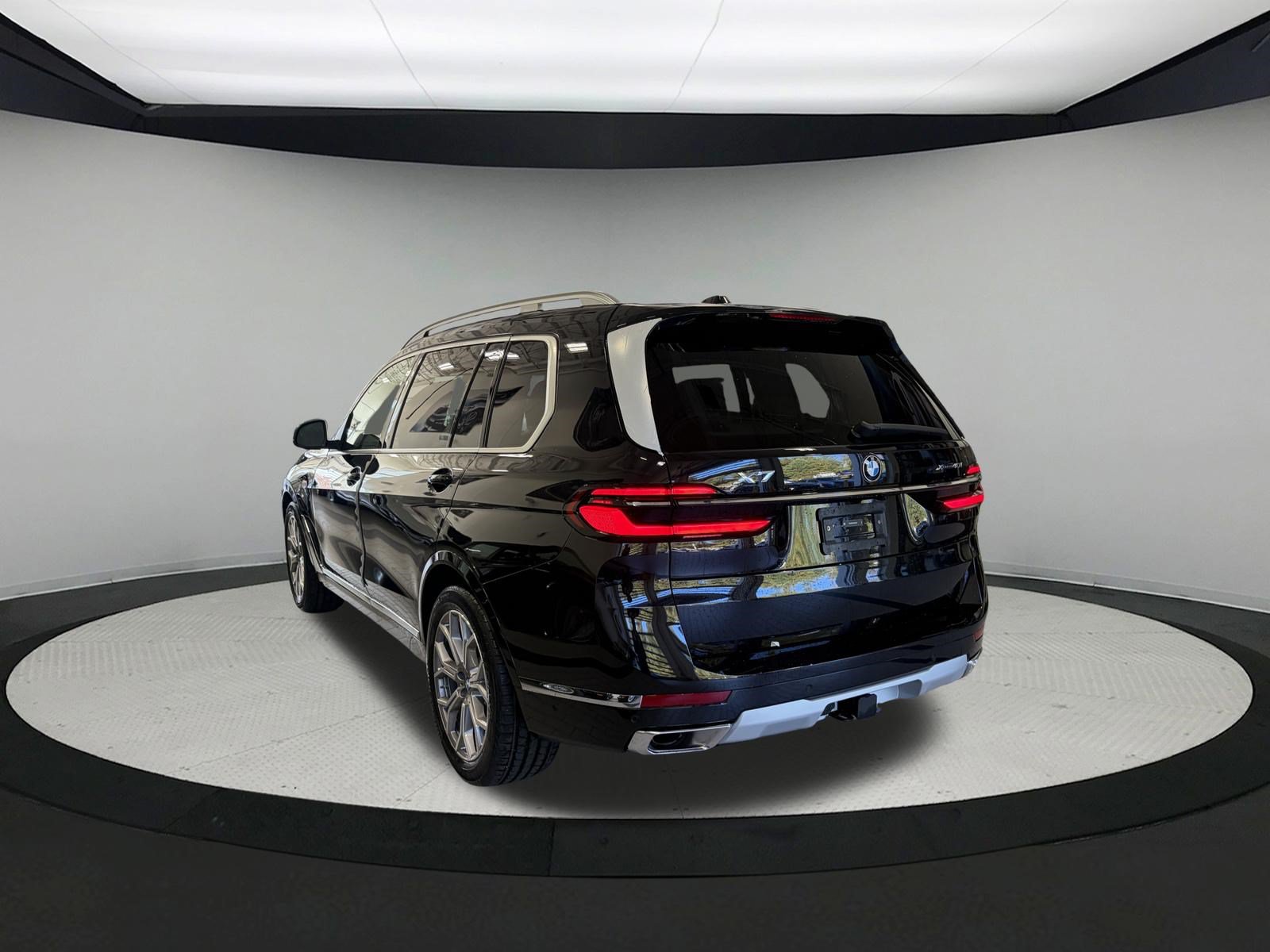 New 2027 BMW X7 xDrive40i w/ Premium Package AWD/4WD image 4