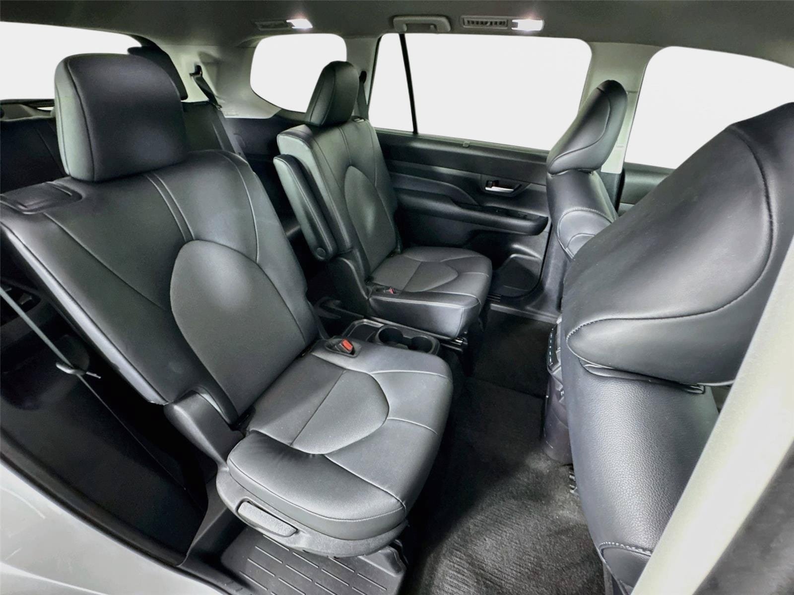 Used 2024 Toyota Grand Highlander AWD Hybrid image 28