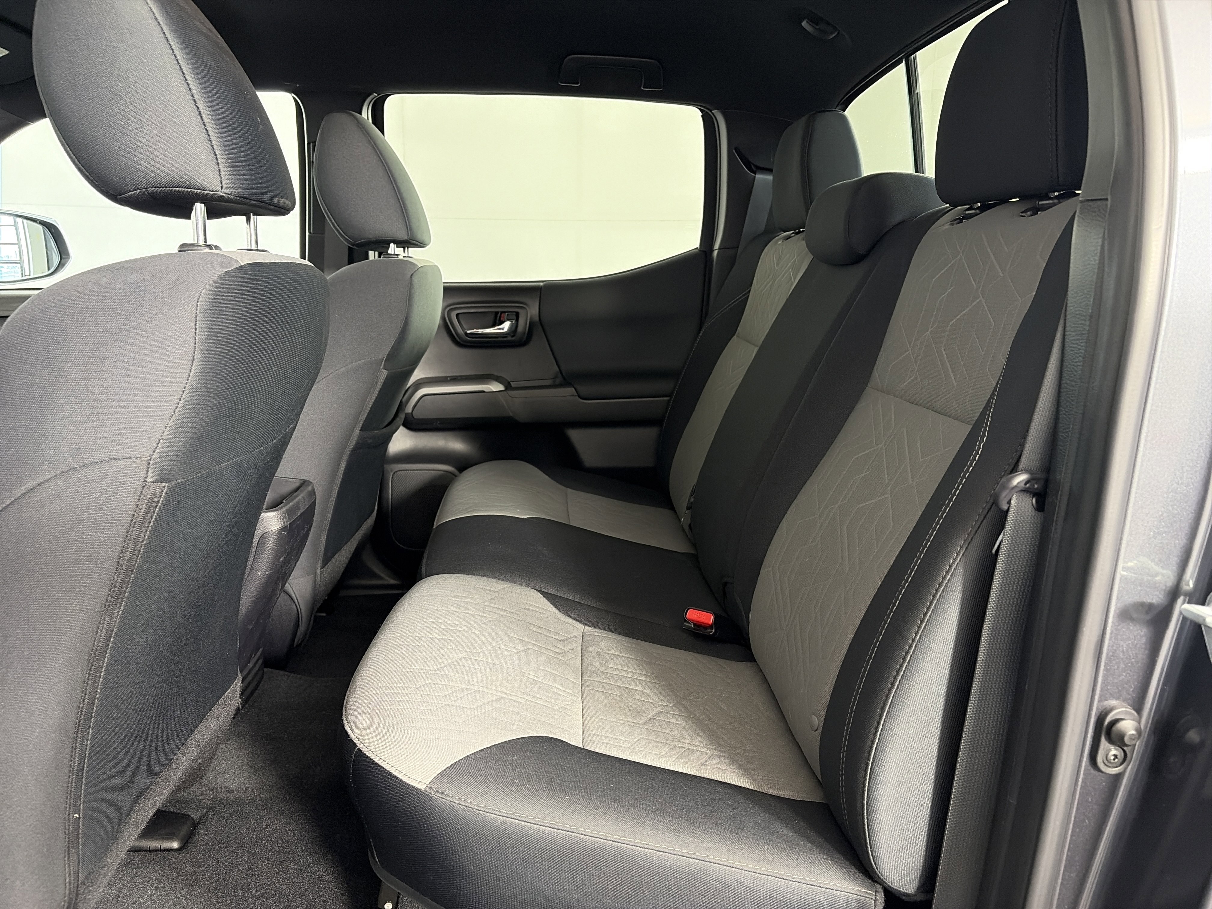 Used 2023 Toyota Tacoma TRD Off-Road image 7