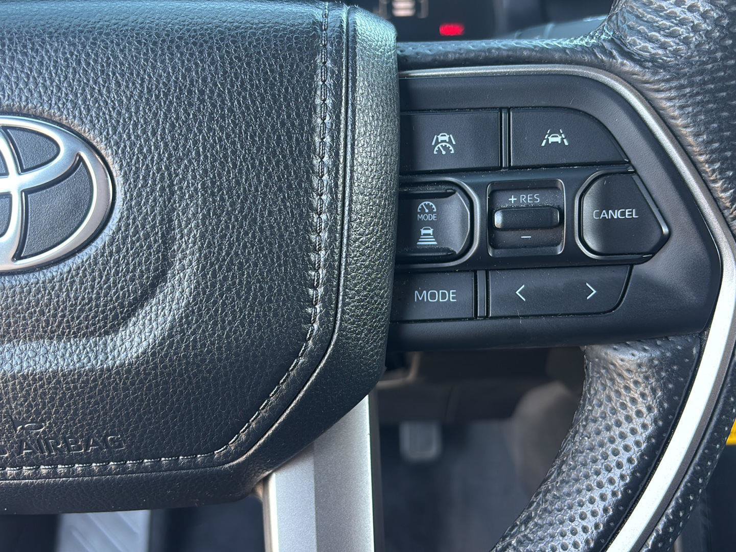 Used 2024 Toyota Tacoma SR5 AWD/4WD image 26