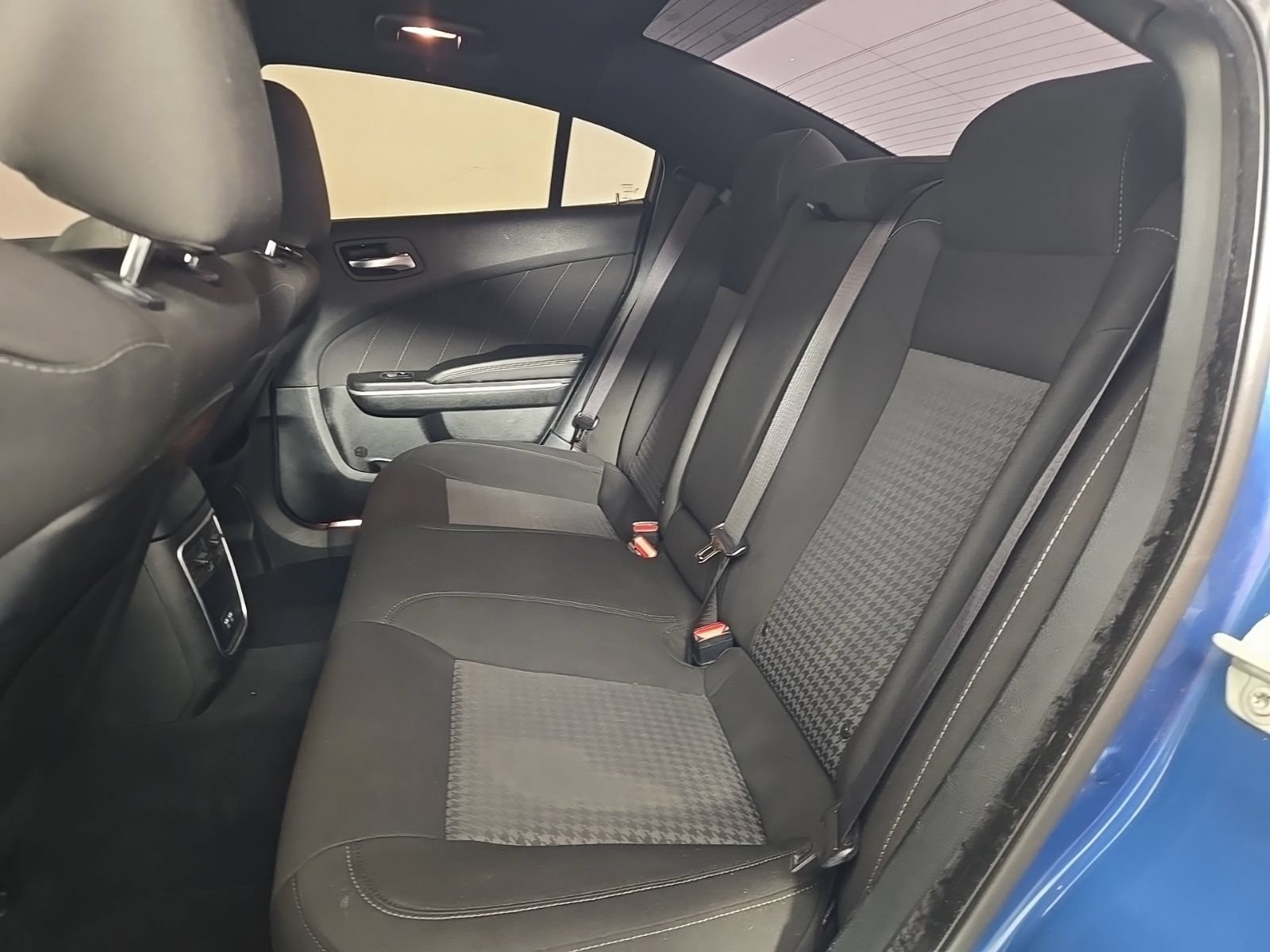 Used 2022 Dodge Charger R/T w/ Performance Handling Group RWD image 12