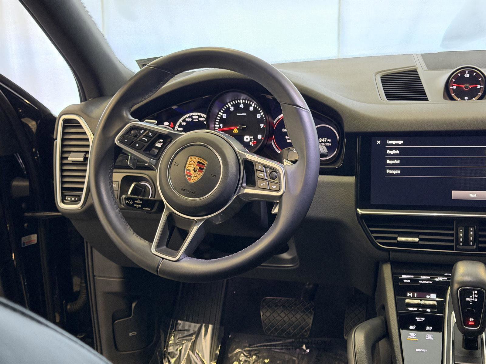 Certified 2023 Porsche Cayenne Platinum Edition image 20