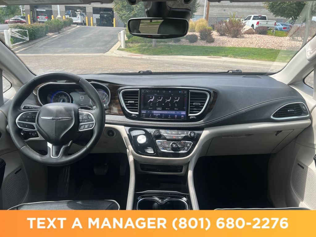 Used 2023 Chrysler Pacifica Limited w/ Uconnect Theater Family Group AWD/4WD image 15