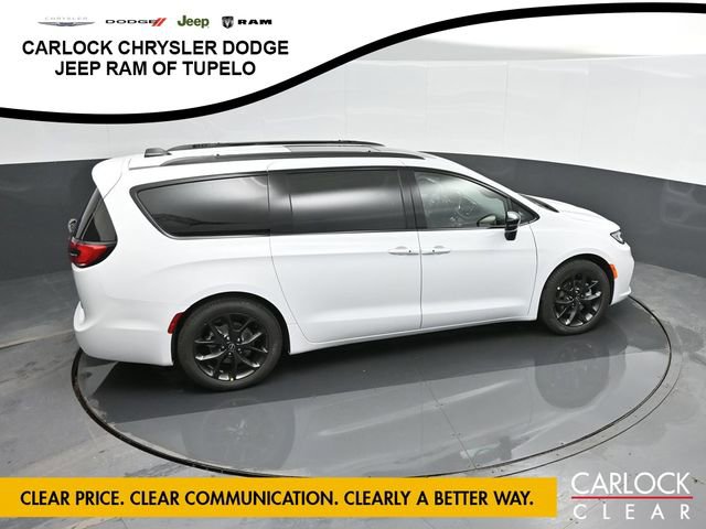 New 2026 Chrysler Pacifica Limited w/ Uconnect Theater Family Group image 52