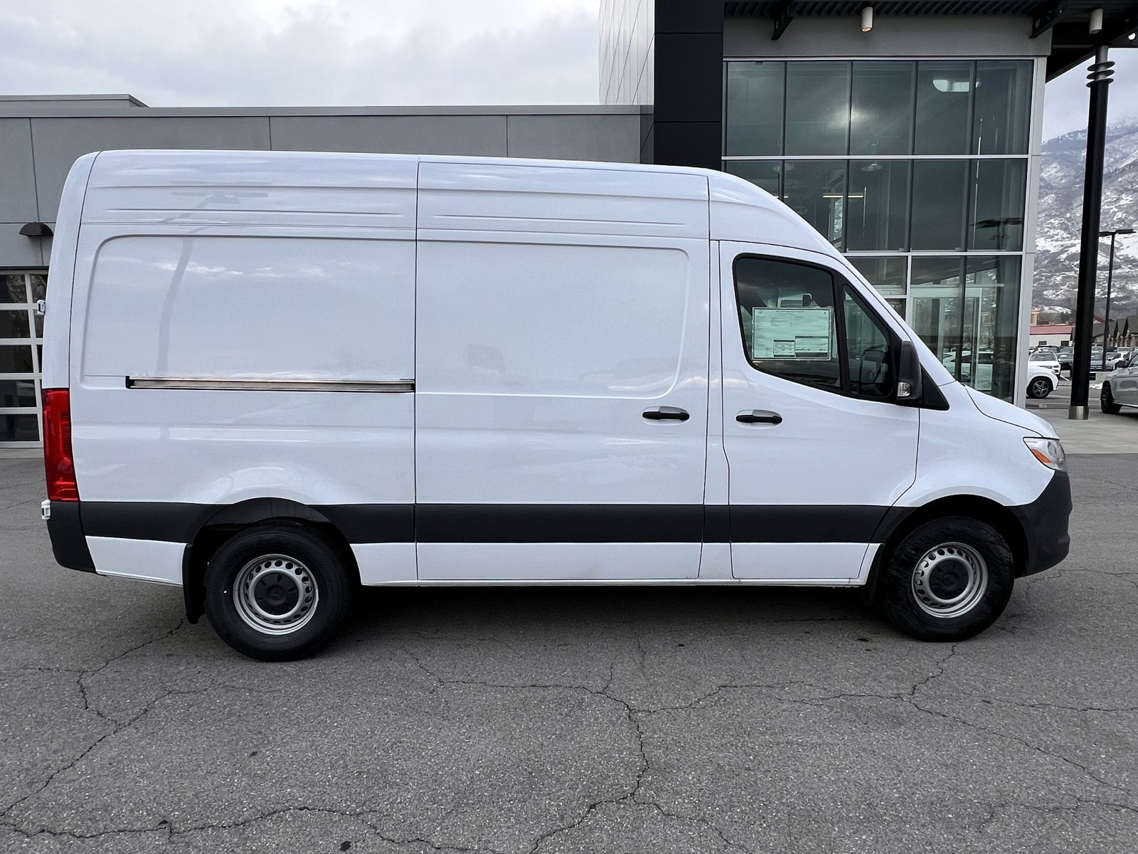 Used 2025 Mercedes-Benz Sprinter 2500 image 15