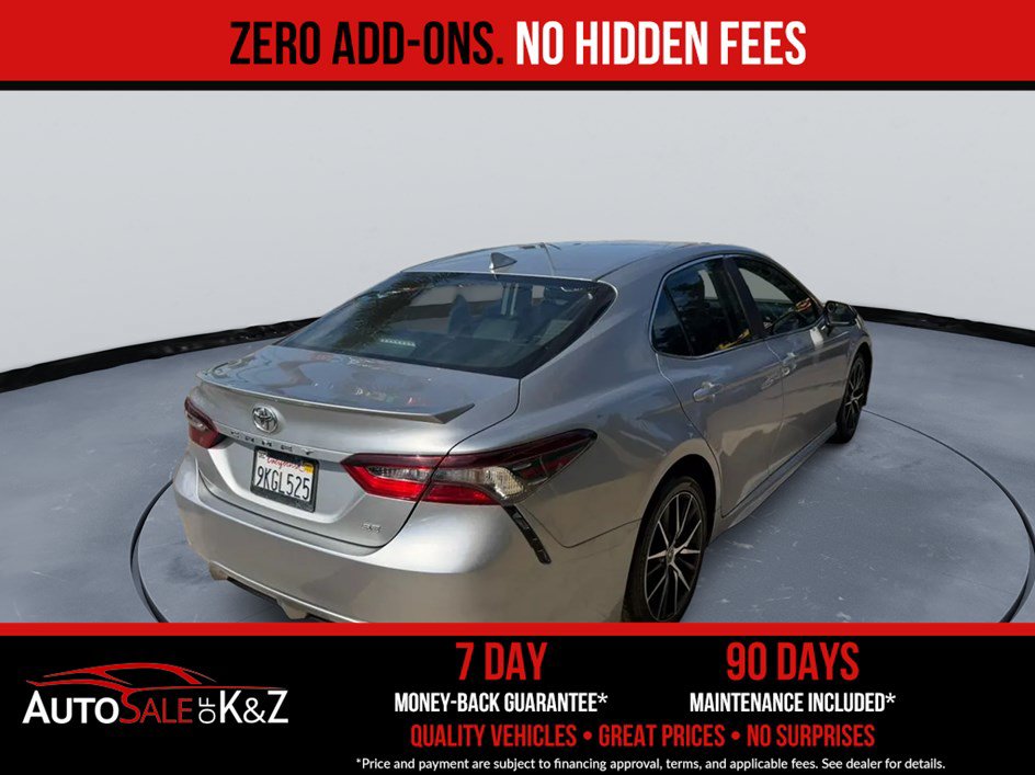 Used 2021 Toyota Camry SE FWD image 3