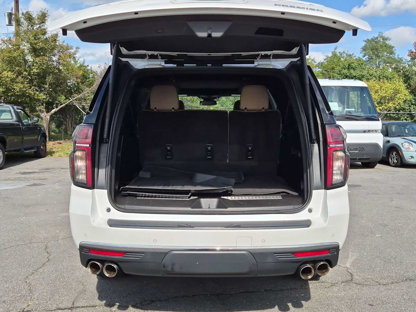 Used 2023 Chevrolet Suburban Premier w/ Max Trailering Package AWD/4WD image 37