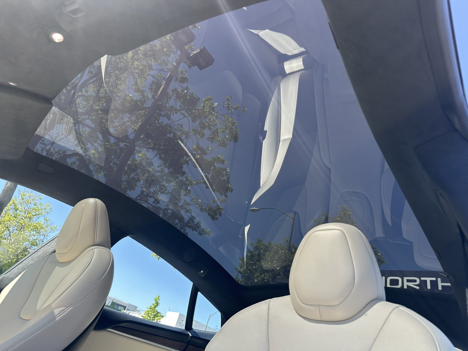 Used 2024 Tesla Model S image 27