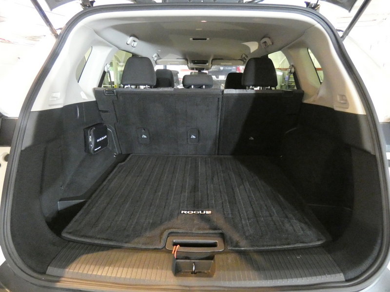 Used 2023 Nissan Rogue SV AWD/4WD image 6