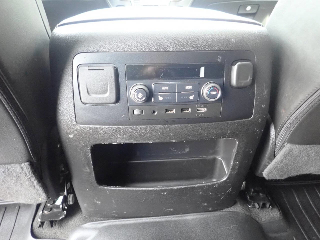 Used 2017 GMC Yukon XL Denali w/ Open Road Package image 19