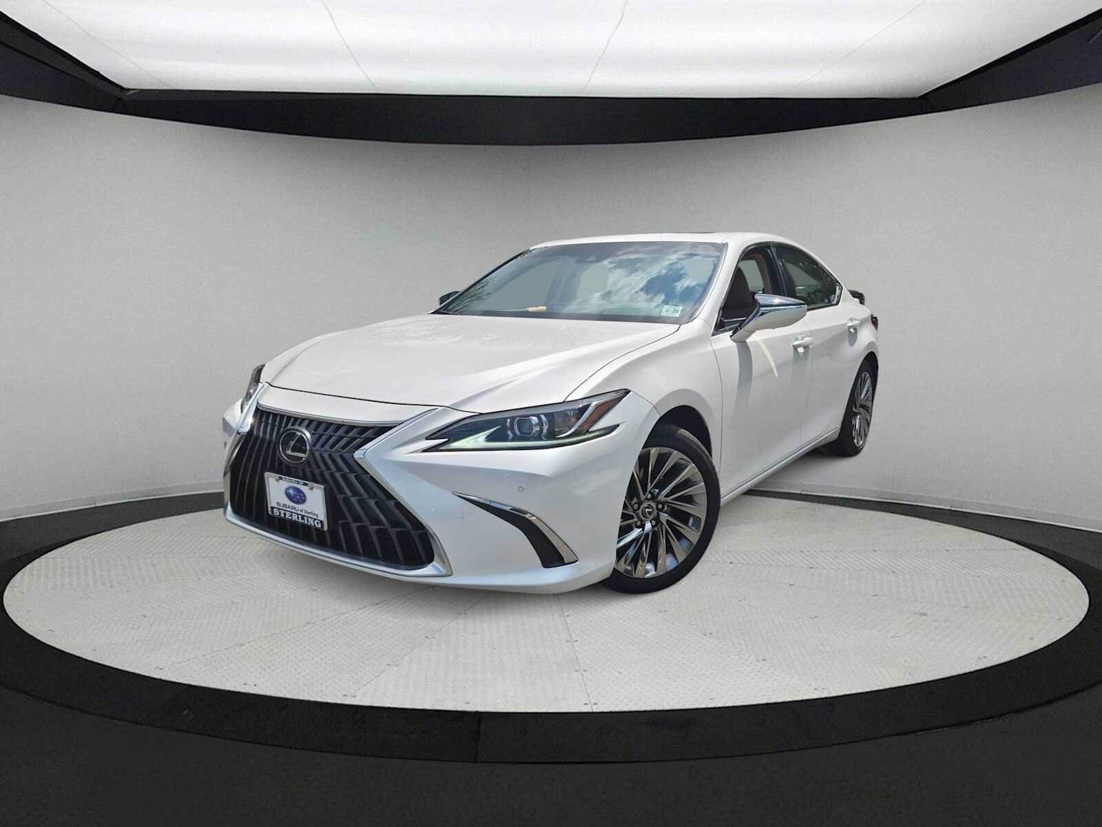 Used 2024 Lexus ES 300h w/ Technology Package