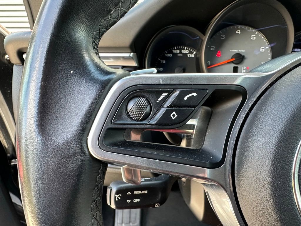 Certified 2021 Porsche Macan S AWD/4WD image 18