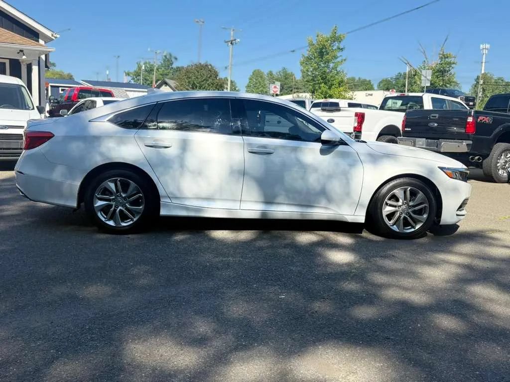Used 2018 Honda Accord LX image 8