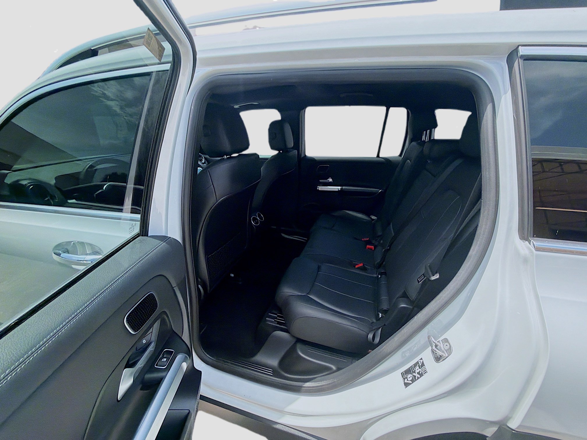 Used 2023 Mercedes-Benz EQB 300 4MATIC image 23