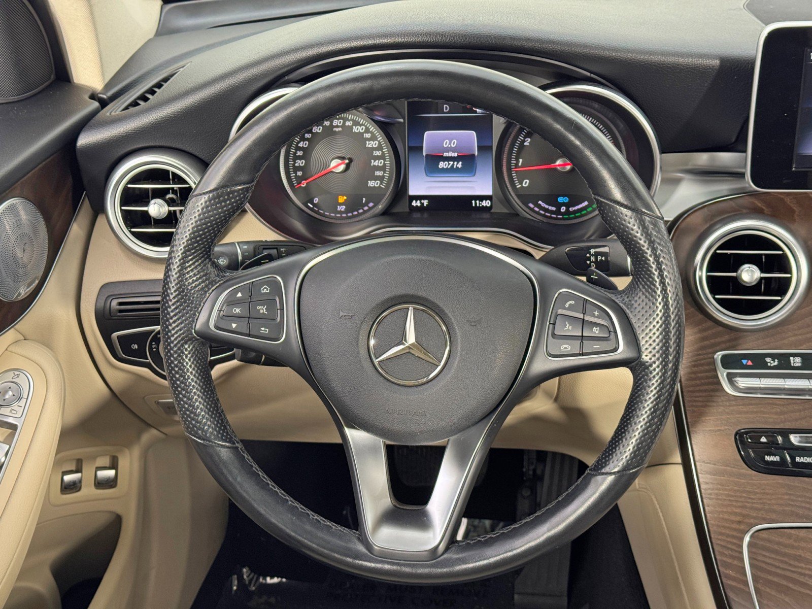 Used 2019 Mercedes-Benz GLC 350e 4MATIC w/ Premium Package image 19