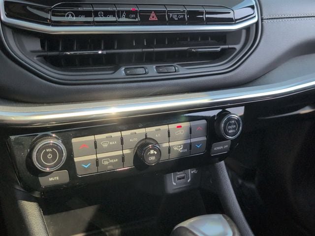 Certified 2023 Jeep Compass High Altitude AWD/4WD image 15