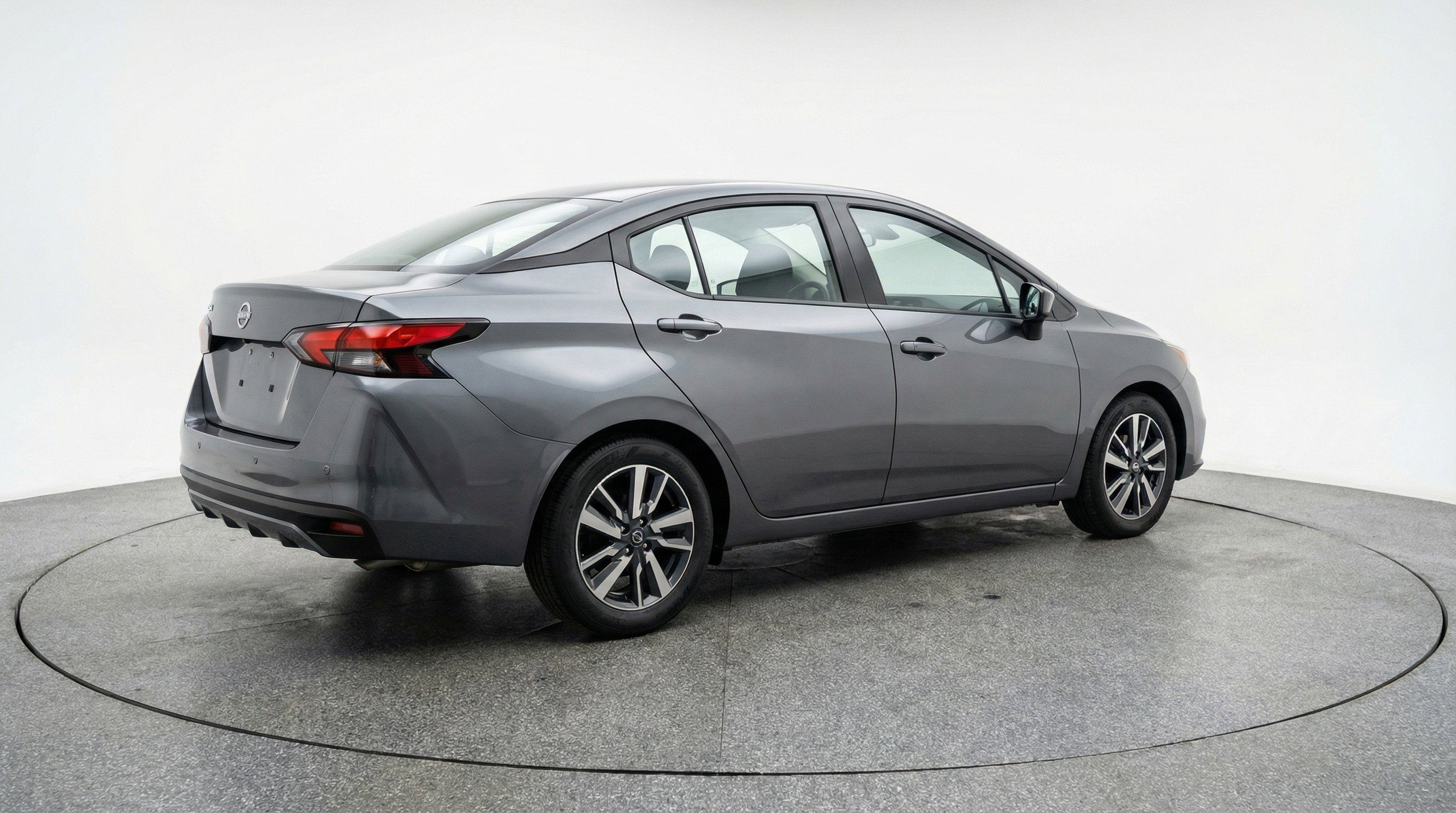 Used 2025 Nissan Versa SV image 9