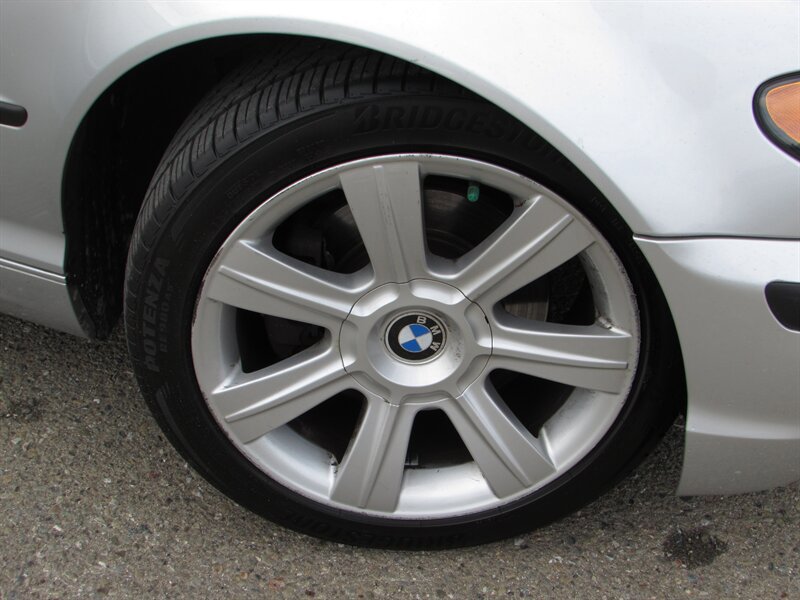 Used 2003 BMW 325i Sedan RWD image 31