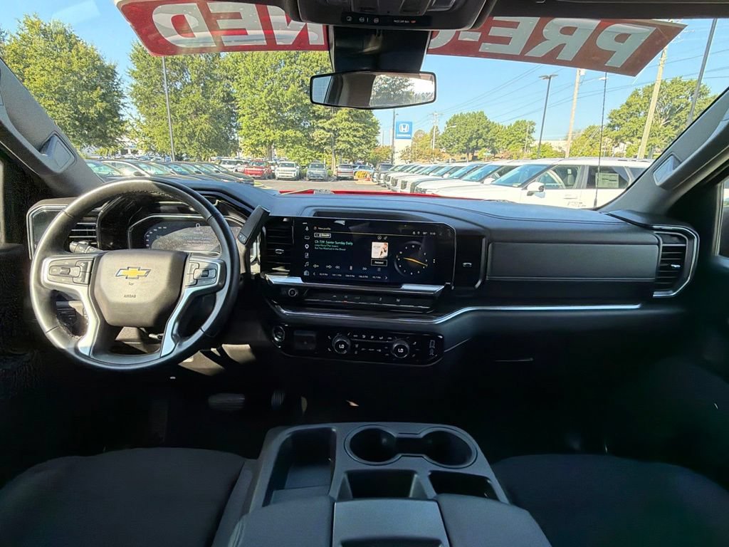 Used 2025 Chevrolet Silverado 1500 LT AWD/4WD image 28