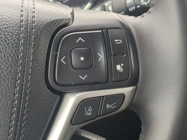 Used 2017 Toyota Highlander Limited image 27
