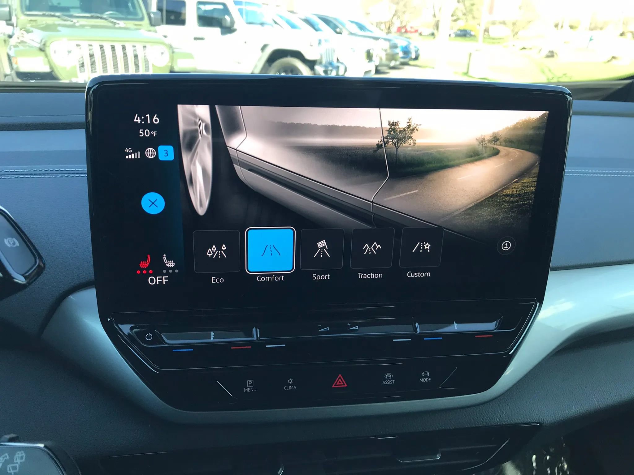 Used 2023 Volkswagen ID.4 Pro S Plus image 28